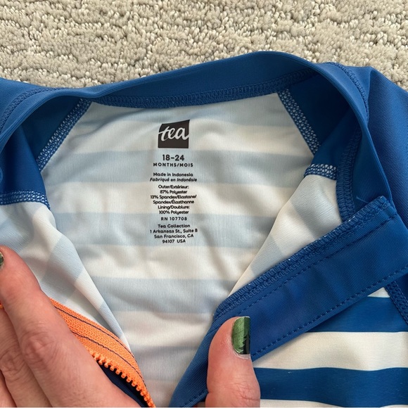 Tea Collection Rash Guard Baby swim suit, 18-24 mo, like new! - Picture 2 of 2